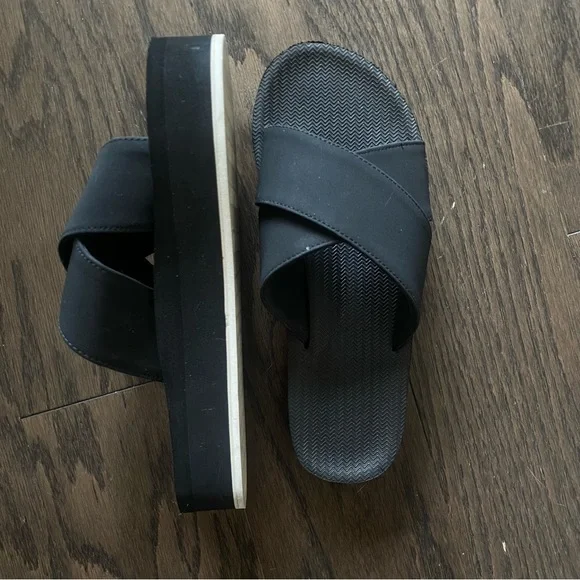 Indosole Women’s Sandals Cross Platform - Black - Picture 3 of 4